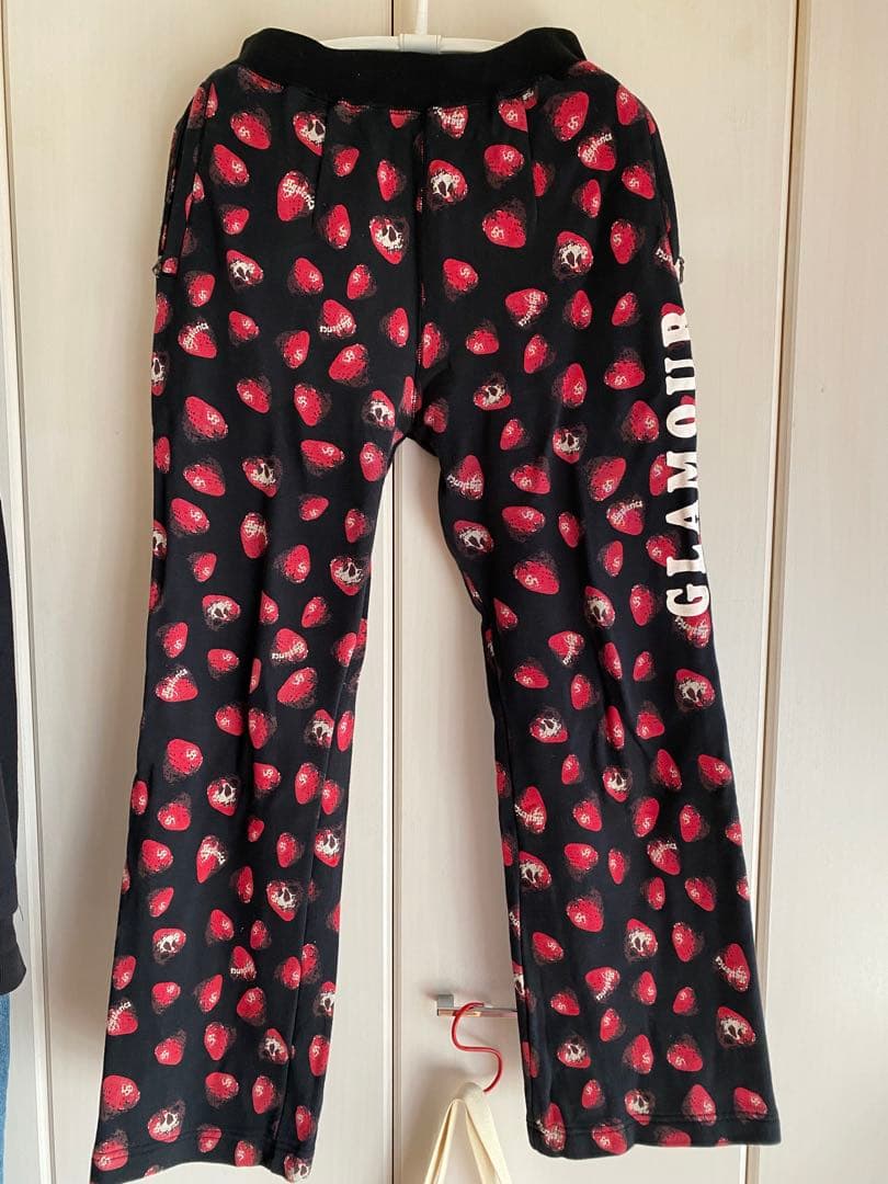 Glamour いちご柄 ストレートパンツ