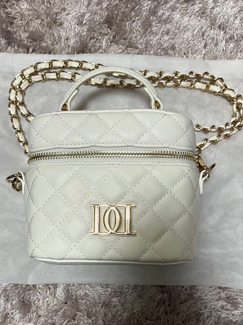 【ゴールドパーツ】キルティングスクエアミニバッグ ダーリッチ Darich