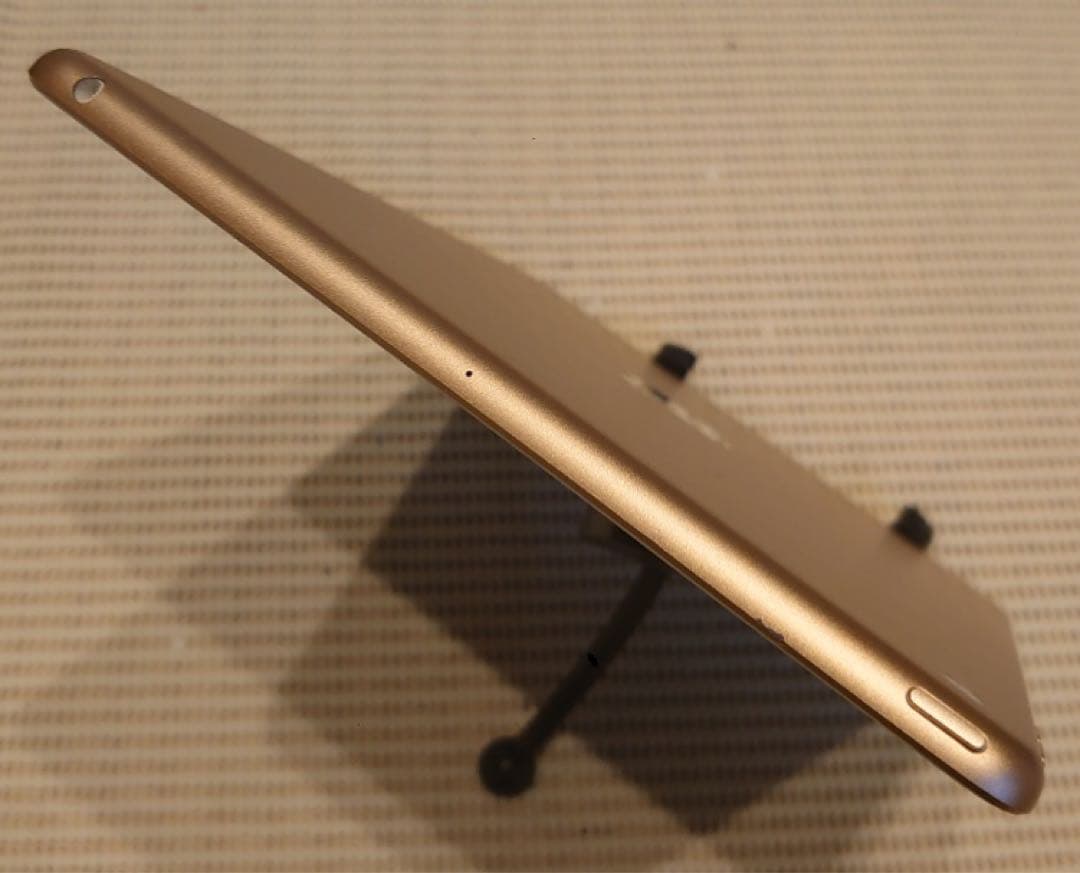 完動品iPad第6世代(A1893)本体128GBゴールド送料込3JMVT