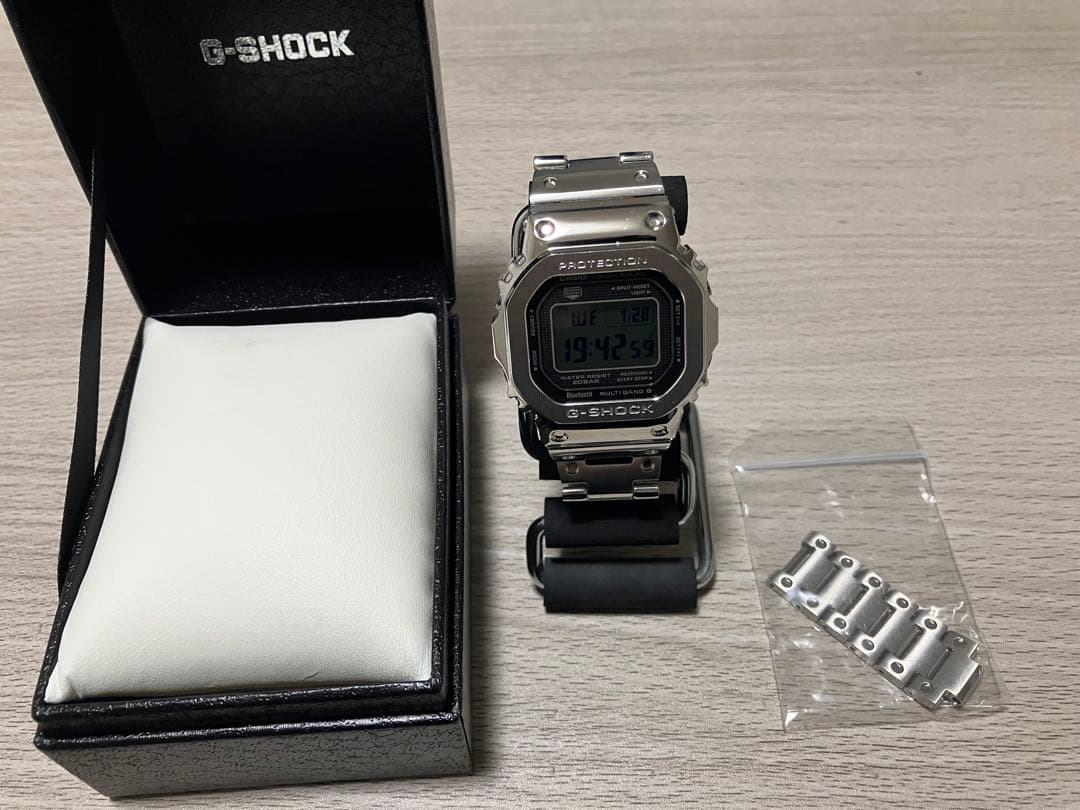 【美品】CASIO カシオ　G-SHOCK GMW-B5000D-1JF