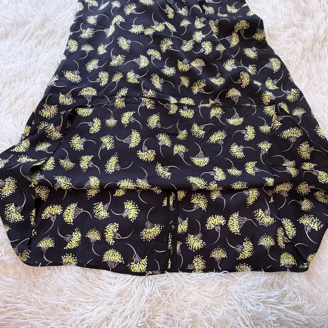 美品　ボールジィ パトリニアプリント バックタックワンピース　トゥモローランド