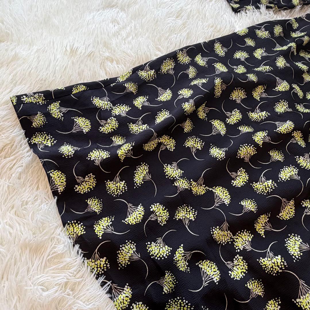 美品　ボールジィ パトリニアプリント バックタックワンピース　トゥモローランド