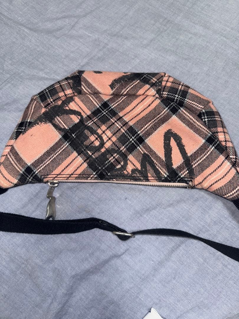 vivienne westwoodチェック柄 ボディバッグ ピンク系