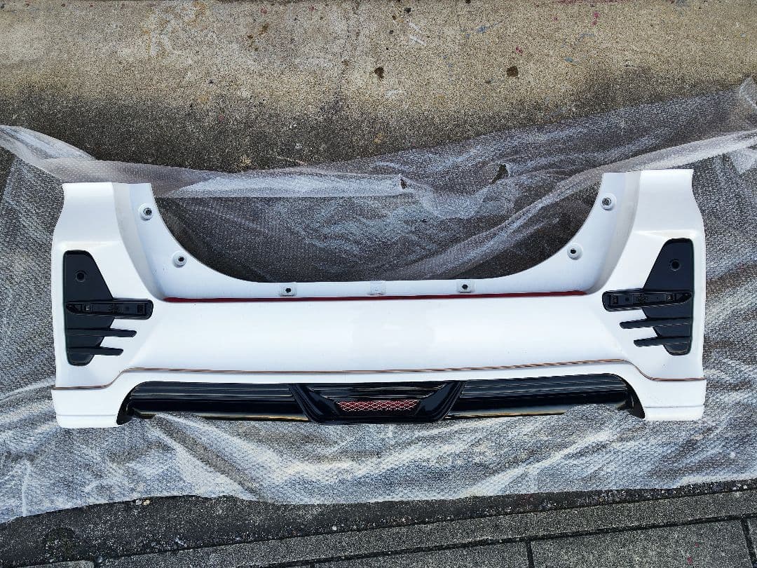 タントカスタム　LA650s リヤバンパー　バタフライエアロ