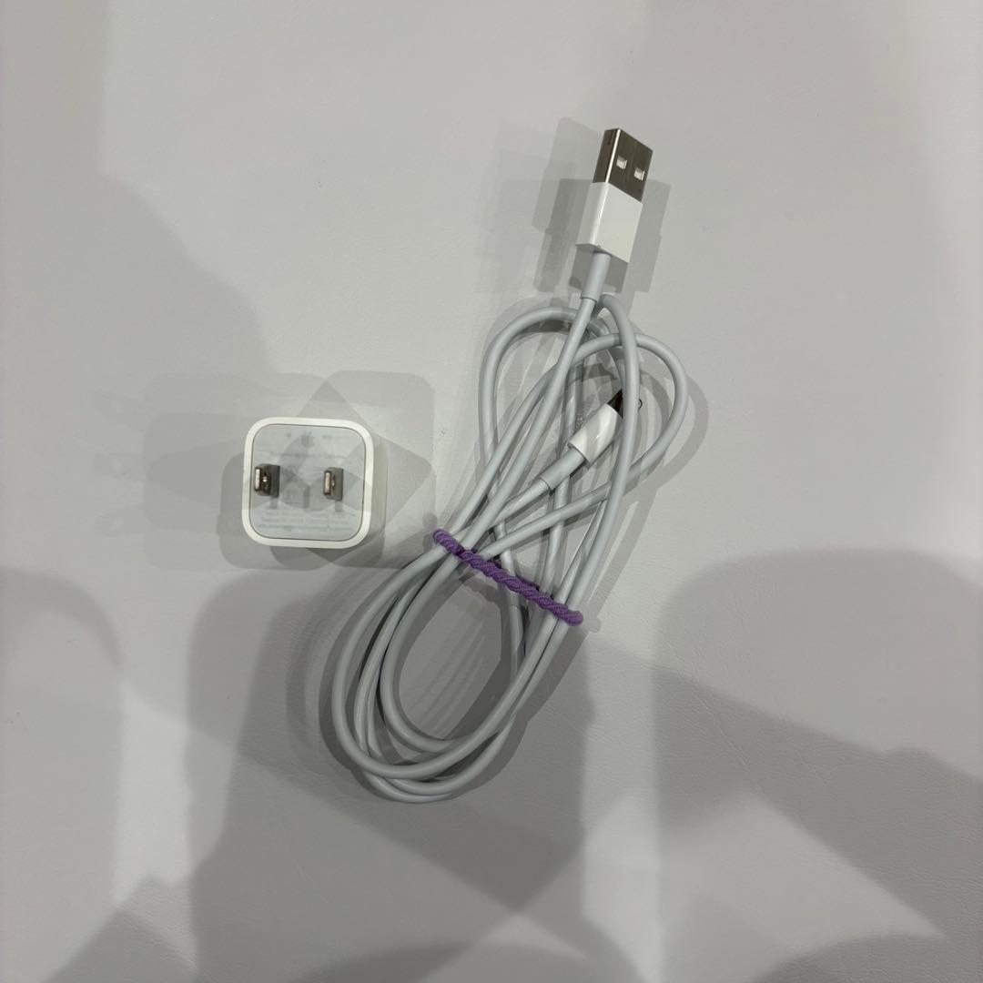 iPhone13 128GB ホワイト SIMフリー 美品 純正充電器付