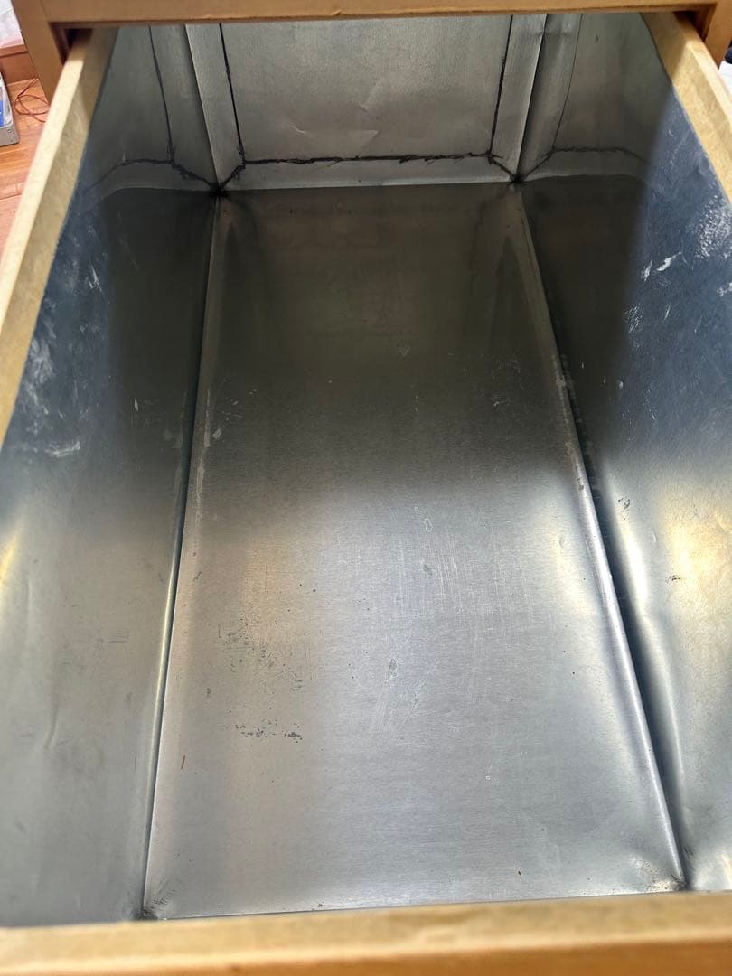 業務用茶箱から転用した頑強な木製収納ケース①