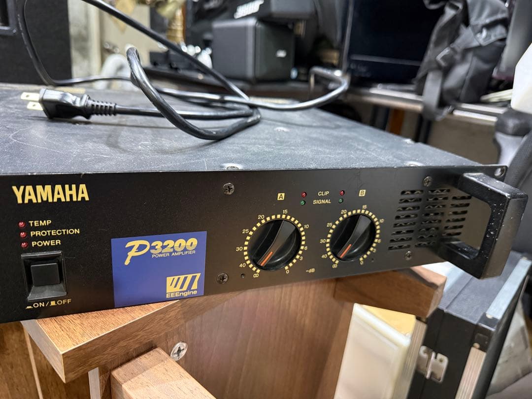 YAMAHA P3200 パワーアンプ