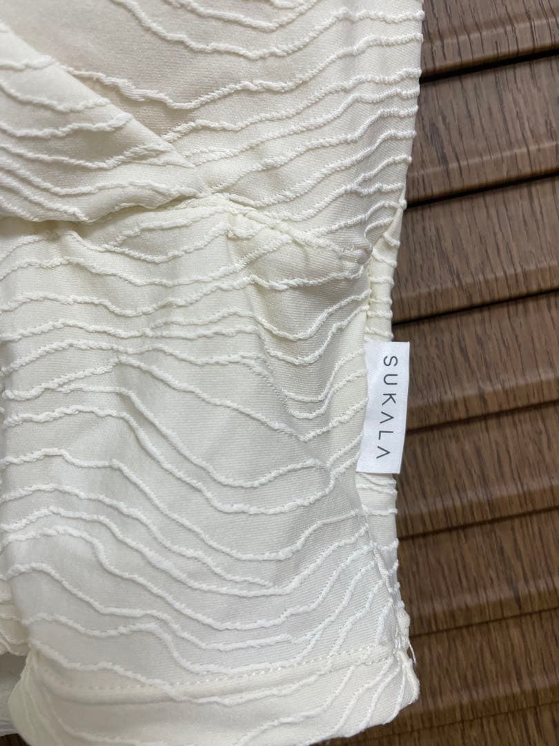 lava sukala キャップスリーブトップス