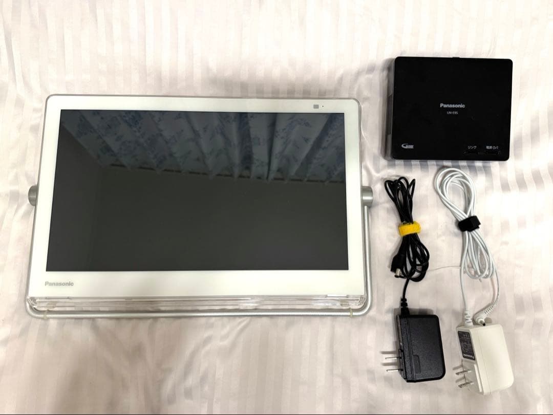 Panasonic ポータブルテレビ プライベートビエラ UN-15CN9D