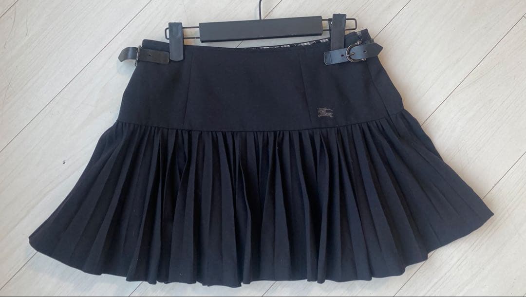 美品 バーバリーブルーレーベル プリーツキュロット 黒 38