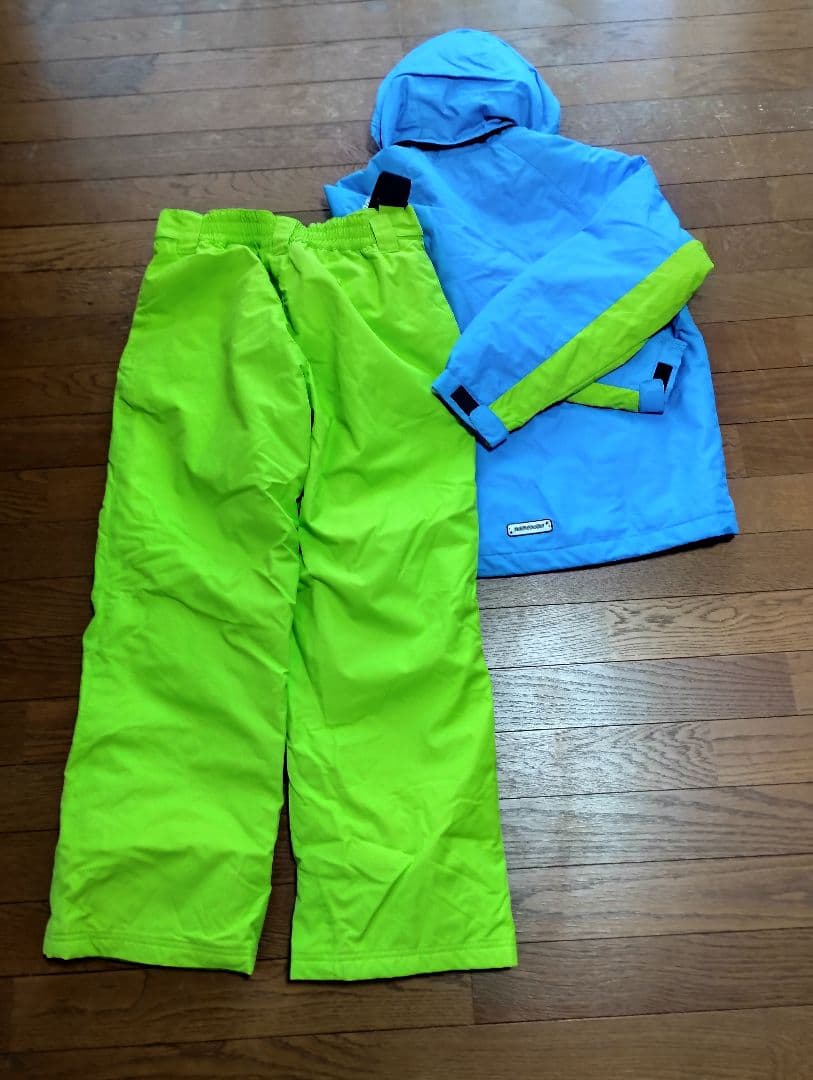【美品】スキーウェア　2着　サイズ140と160　（140のみオマケ付き）