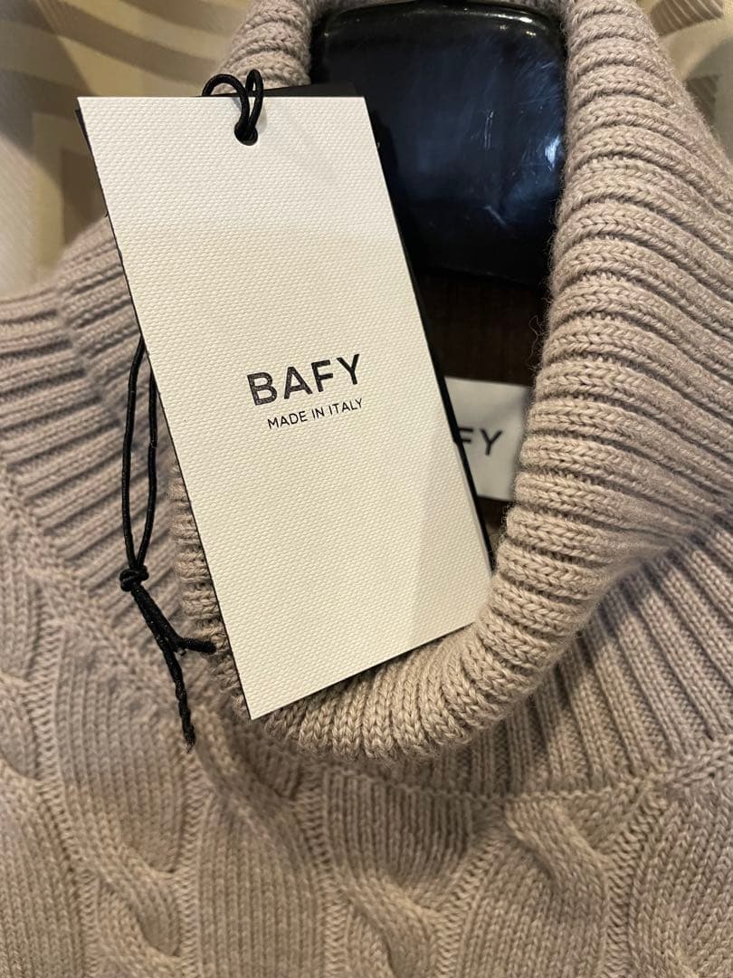 は*ぎ様 BAFY ベージュ ケーブルニットセーター　46