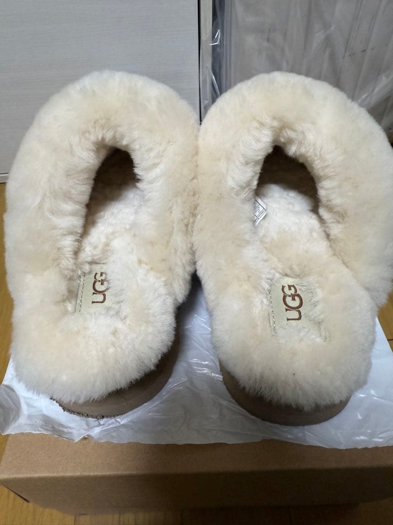 UGG DISQUETTE スリッパ　ムートン