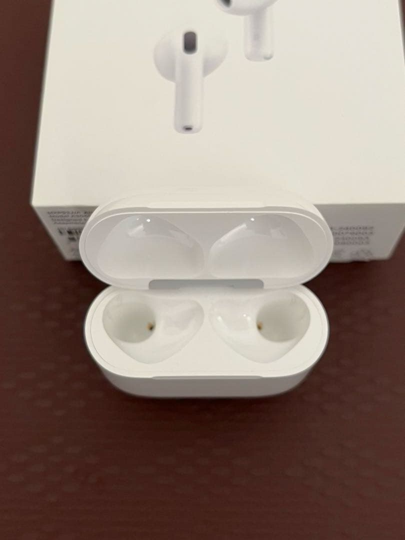 アップル(Apple)　AirPods4　アクティブノイズキャンセリング搭載