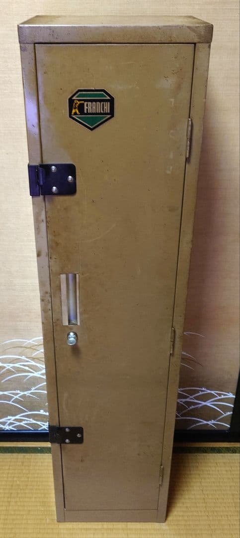 FRANCHI（フランキ） 金属製　ガンロッカー3丁用　鍵有り　固定用穴5箇所