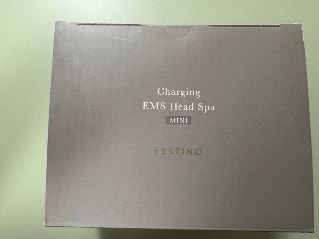 未使用 フェスティノ 充電式 EMS ヘッドスパ ミニ　ホワイト