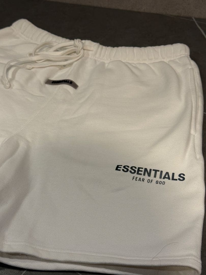 ESSENTIALS ホワイト ハーフパンツ ショートパンツ