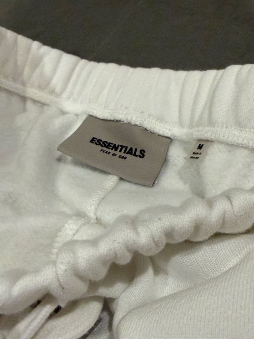 ESSENTIALS ホワイト ハーフパンツ ショートパンツ
