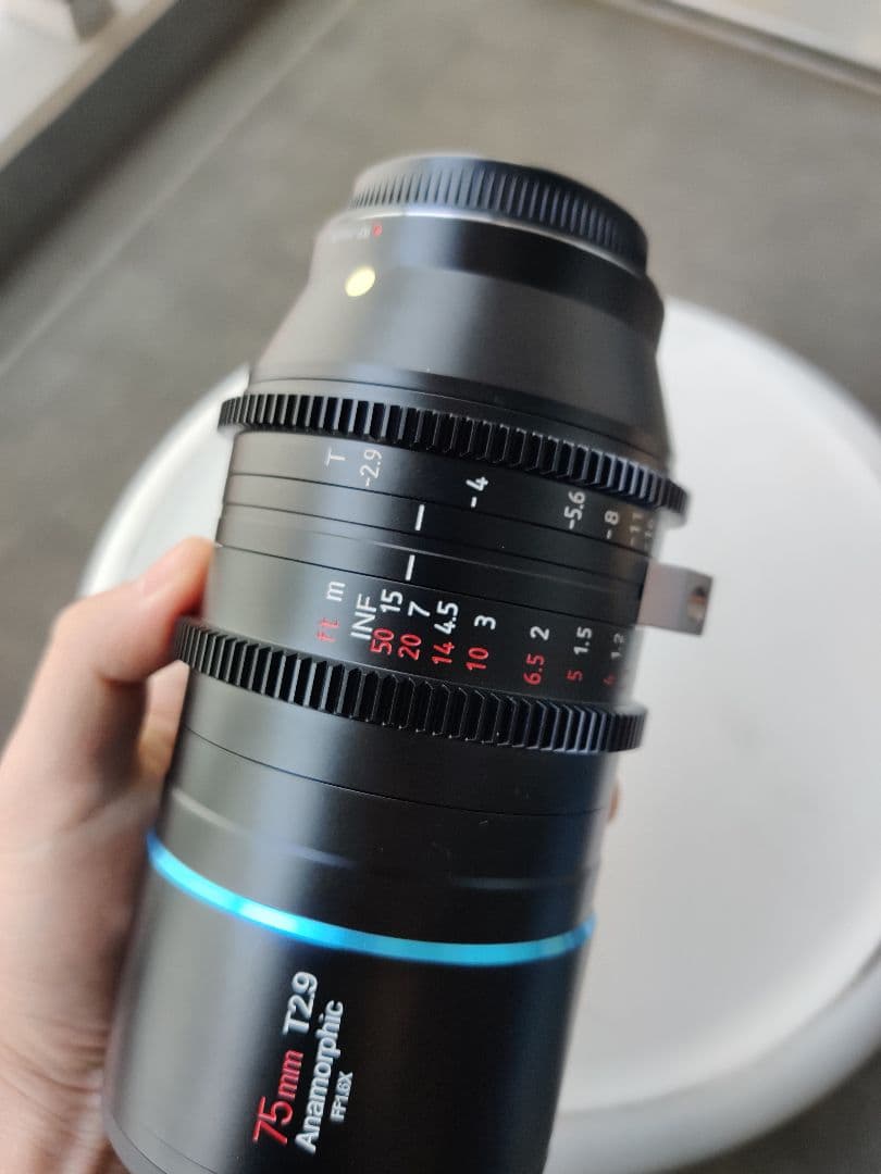 SIRUI アナモフィックレンズ フルサイズ 75mm T2.9 RFマウント
