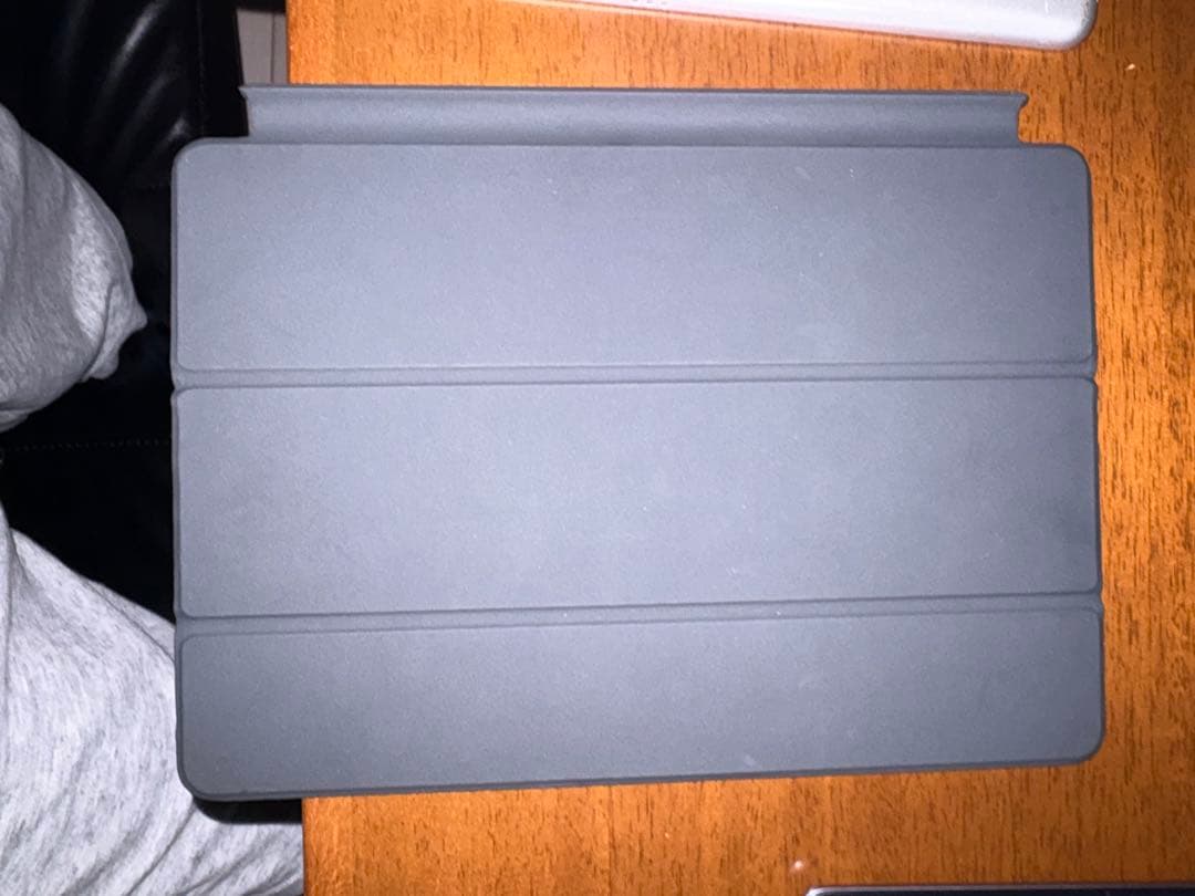 iPad 9世代 セルラー 64g シルバー 本体 (おまけ カバー付き)