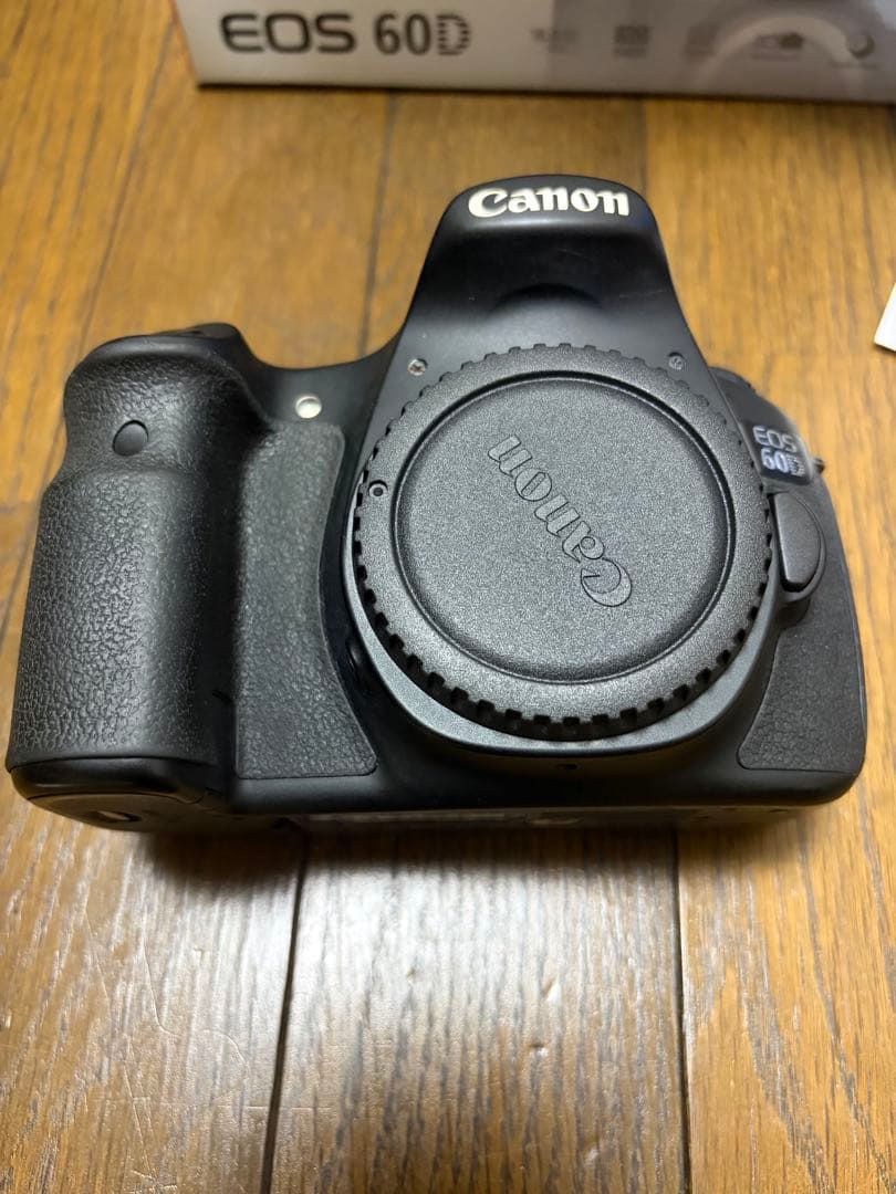 Canon EOS 60D デジタル一眼レフカメラ 本体とレンズ付き