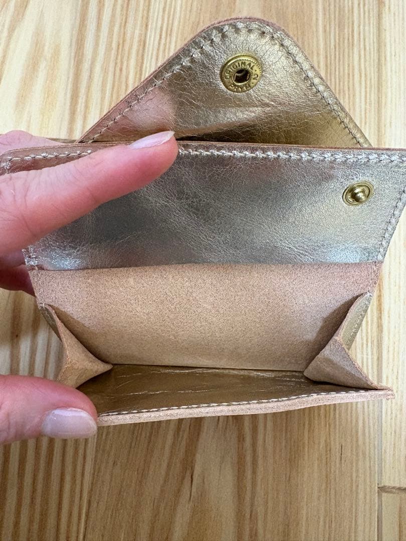 イルビゾンテ　スターエンボス　カードケース