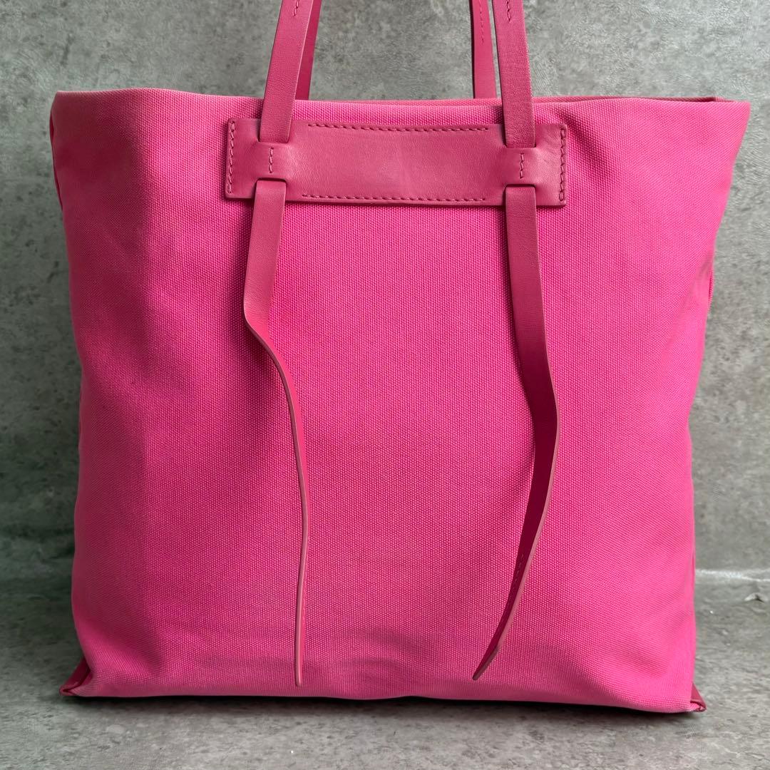 ✨希少品✨ ミュウミュウ トートバッグ 現行 デカロゴ A4収納 ピンク色