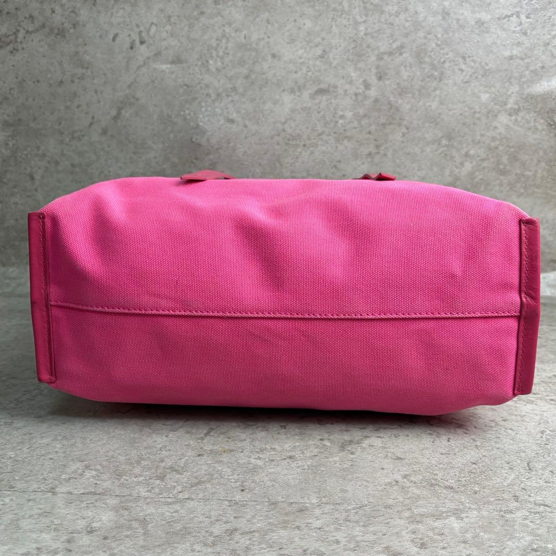 ✨希少品✨ ミュウミュウ トートバッグ 現行 デカロゴ A4収納 ピンク色