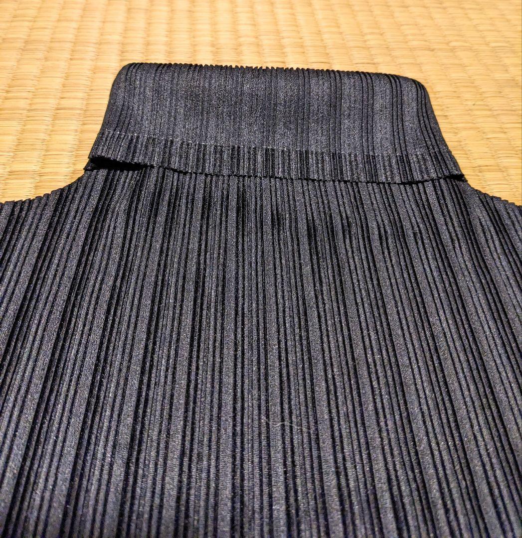 PLEATS PLEASE黒ハイネックサイズ3