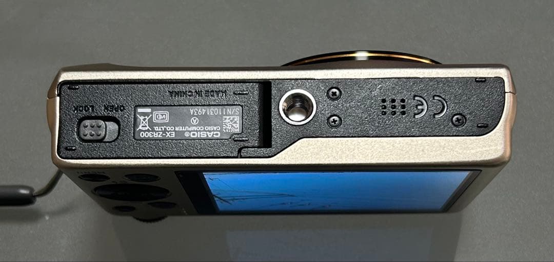 CASIO EXILIM EX-ZR300 HS バッテリー2個・ケース付