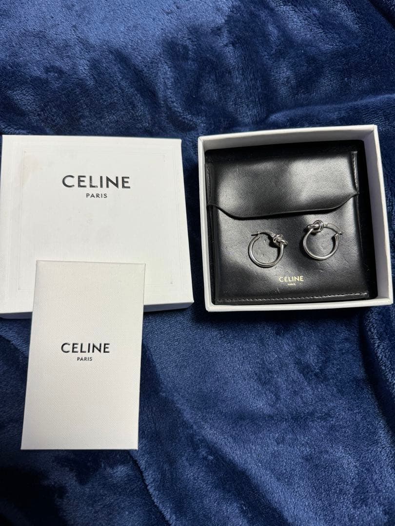 CELINE セリーヌ　ノット　スモールフープ　ピアス