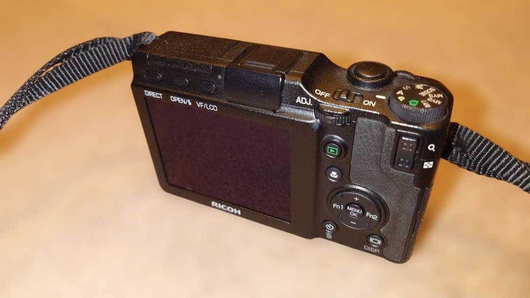 （am※ssk様限定） RICOH GXR P10 KIT本体【おまけ付】