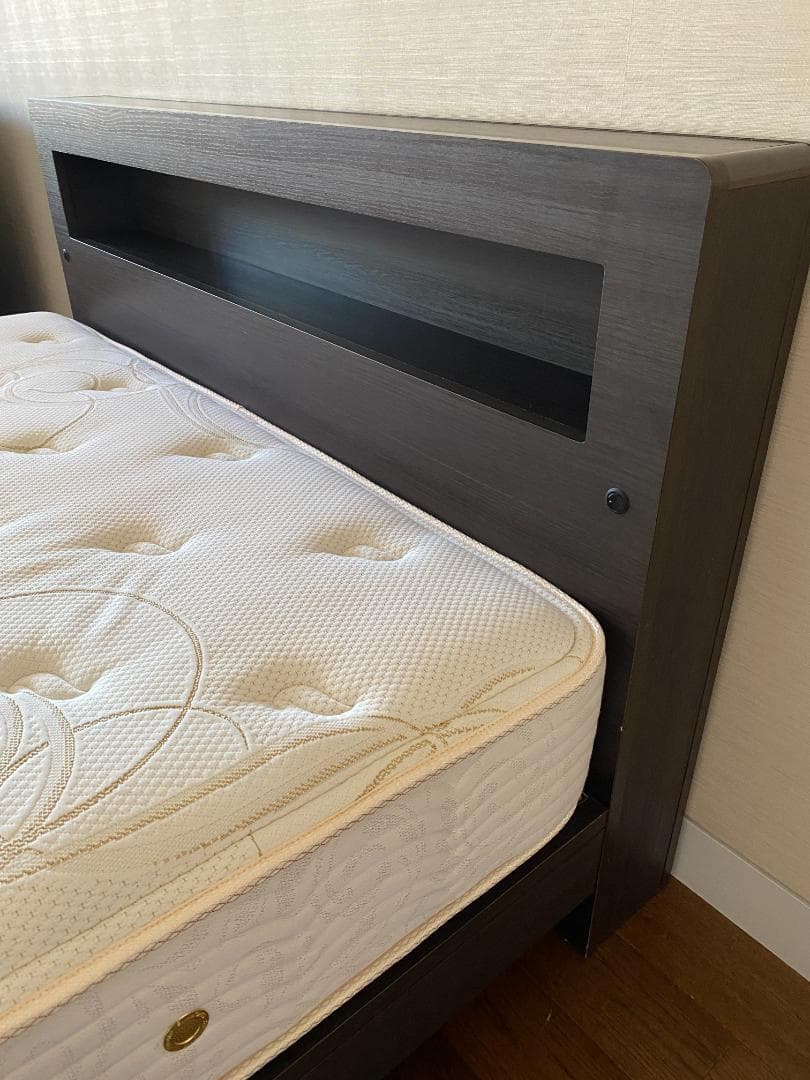 シモンズ　ゴールデンバリュー【ダブルサイズ】マットレス＋ベッドフレーム