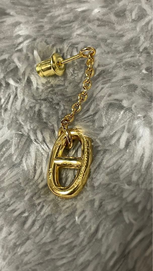 HERMES ゴールドピアス(両耳)