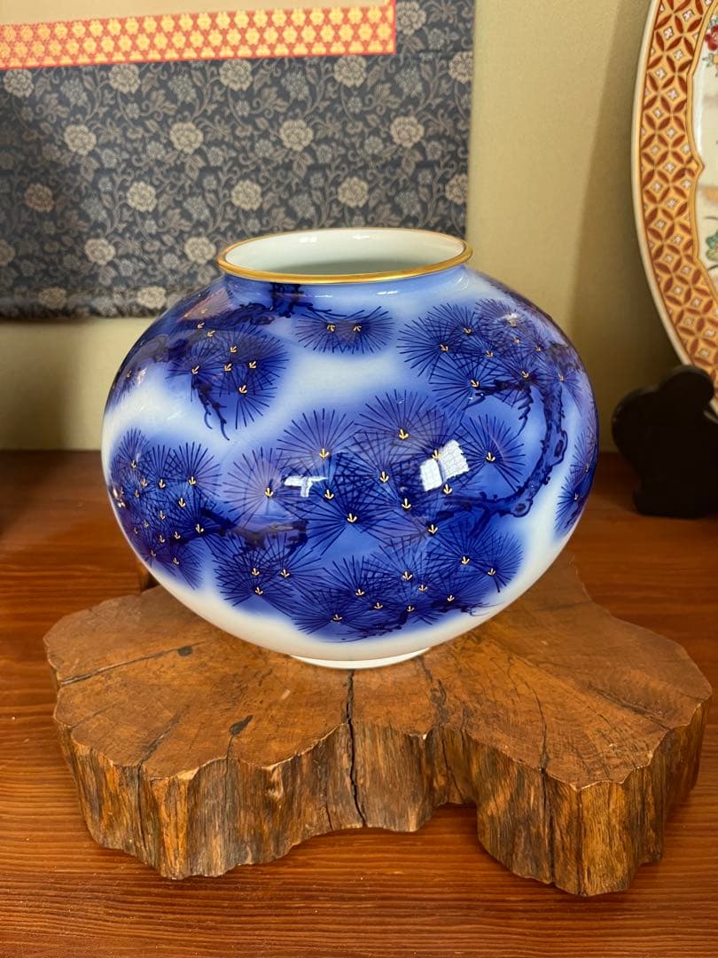 有田焼　新品　香蘭社　花瓶　染錦　ARITA JAPAN 老松紋　金彩　壺