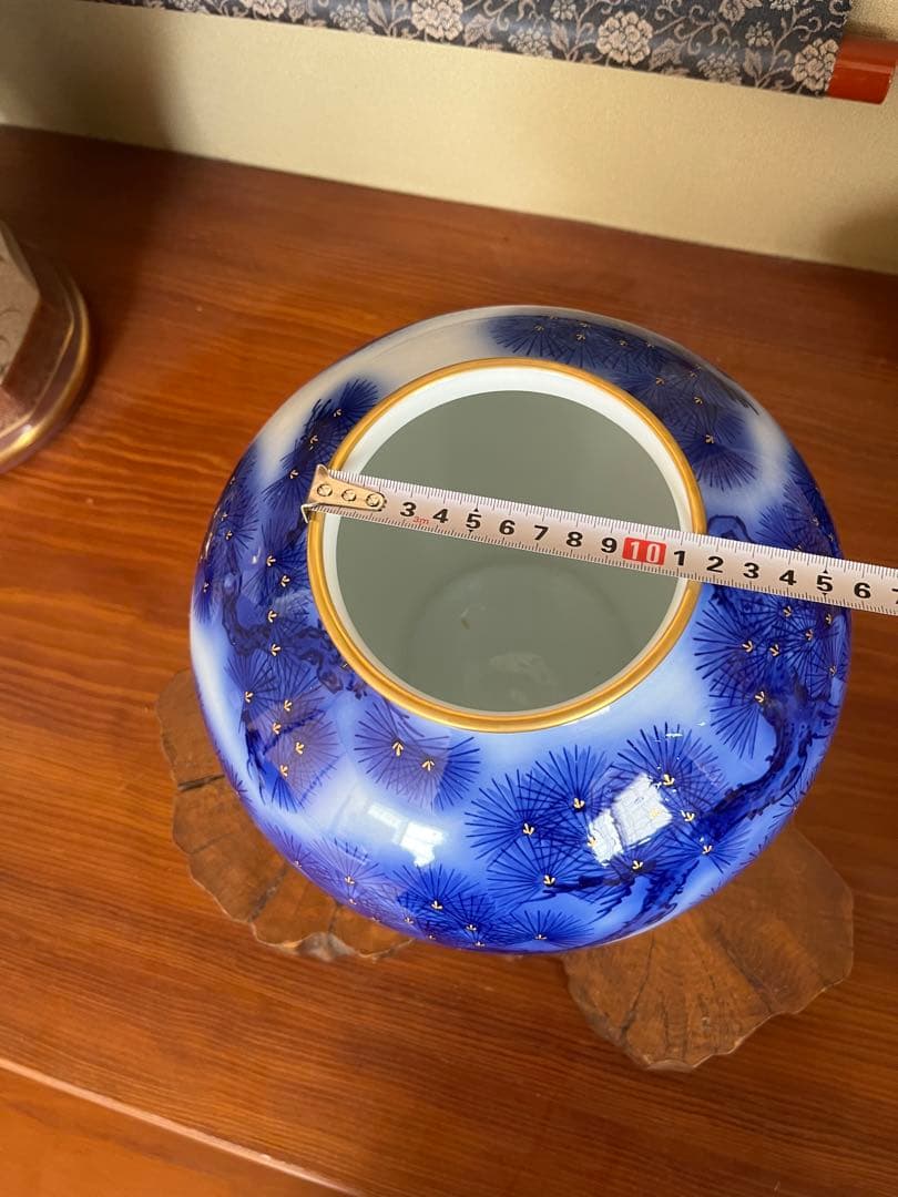 有田焼　新品　香蘭社　花瓶　染錦　ARITA JAPAN 老松紋　金彩　壺