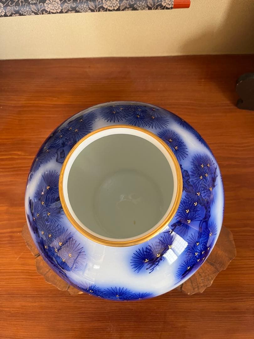 有田焼　新品　香蘭社　花瓶　染錦　ARITA JAPAN 老松紋　金彩　壺