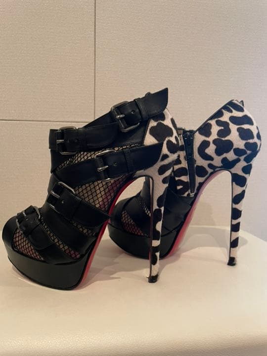 クリスチャン ルブタン　ブーティ　ブーツ