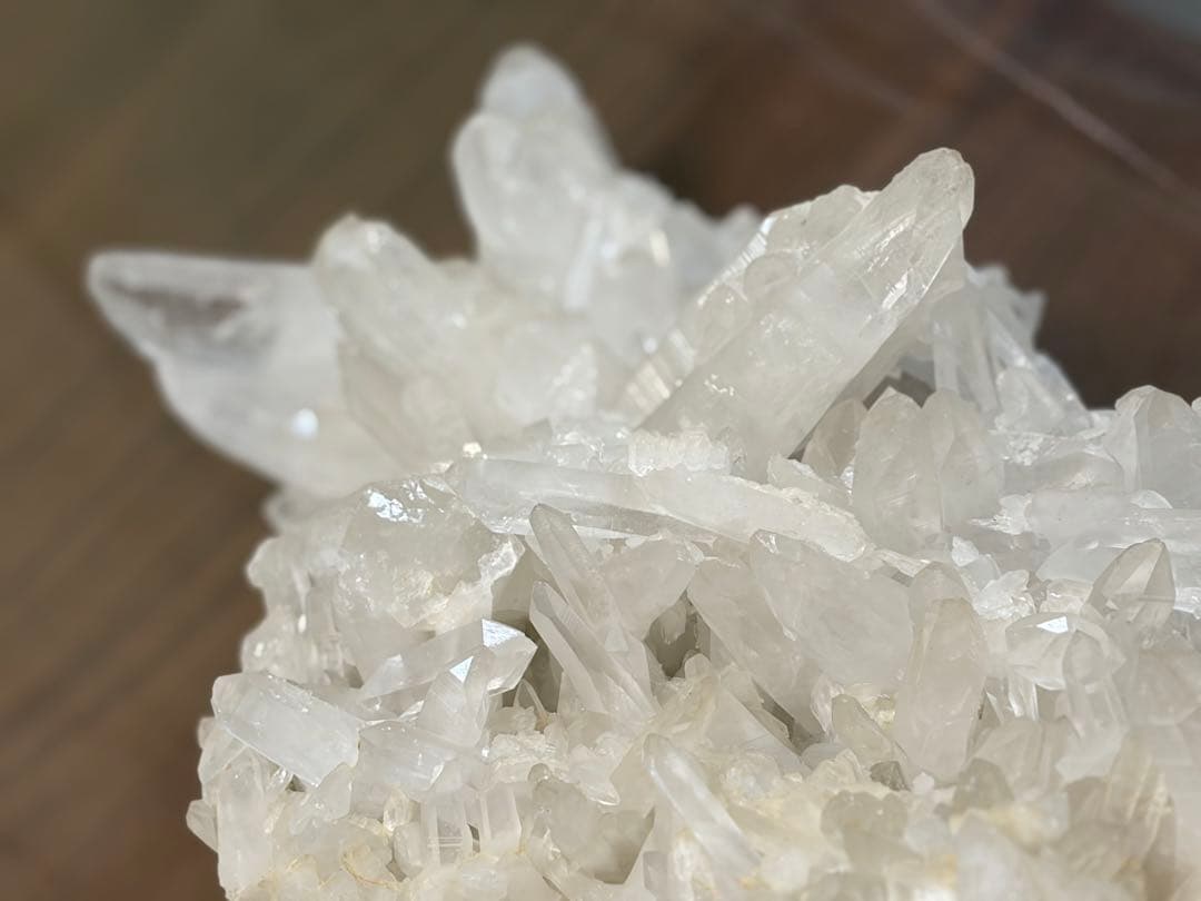 特大水晶クラスター　原石置物　約7kg 台座付き