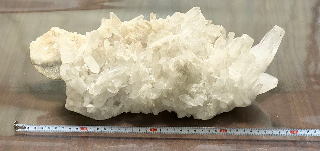 特大水晶クラスター　原石置物　約7kg 台座付き