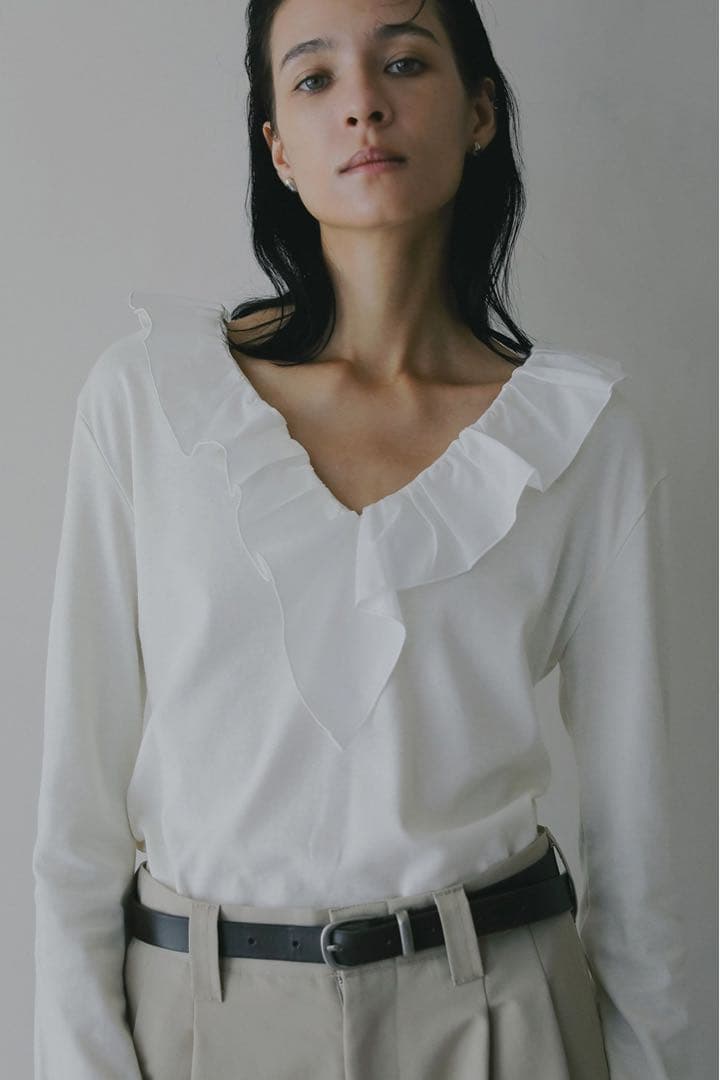 【新品未使用】MANOF 2WAY FRILL NECK CUT TOPS