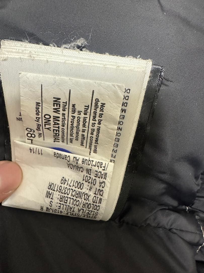   ベージュ ダウンベスト　カナダグース