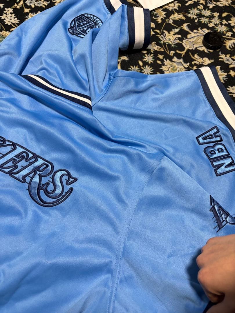 バウワウ着用　NBAレイカーズセットアップ水色　FUBU rocawear