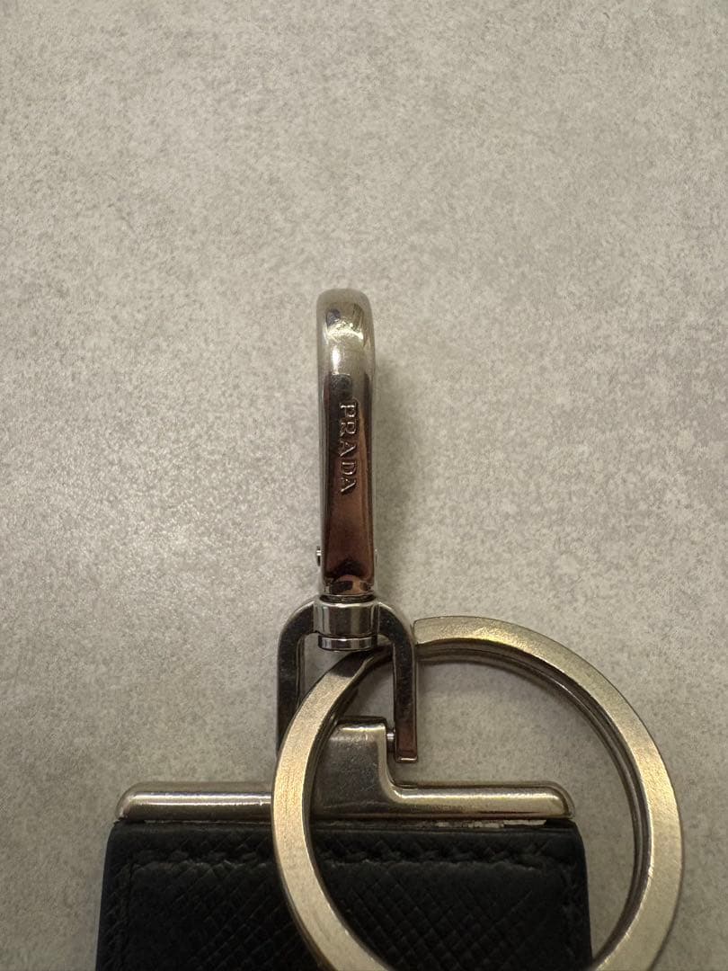 プラダ　ポーター　キーホルダー　ストラップ　キーリング　ホテルマン　ドアマン