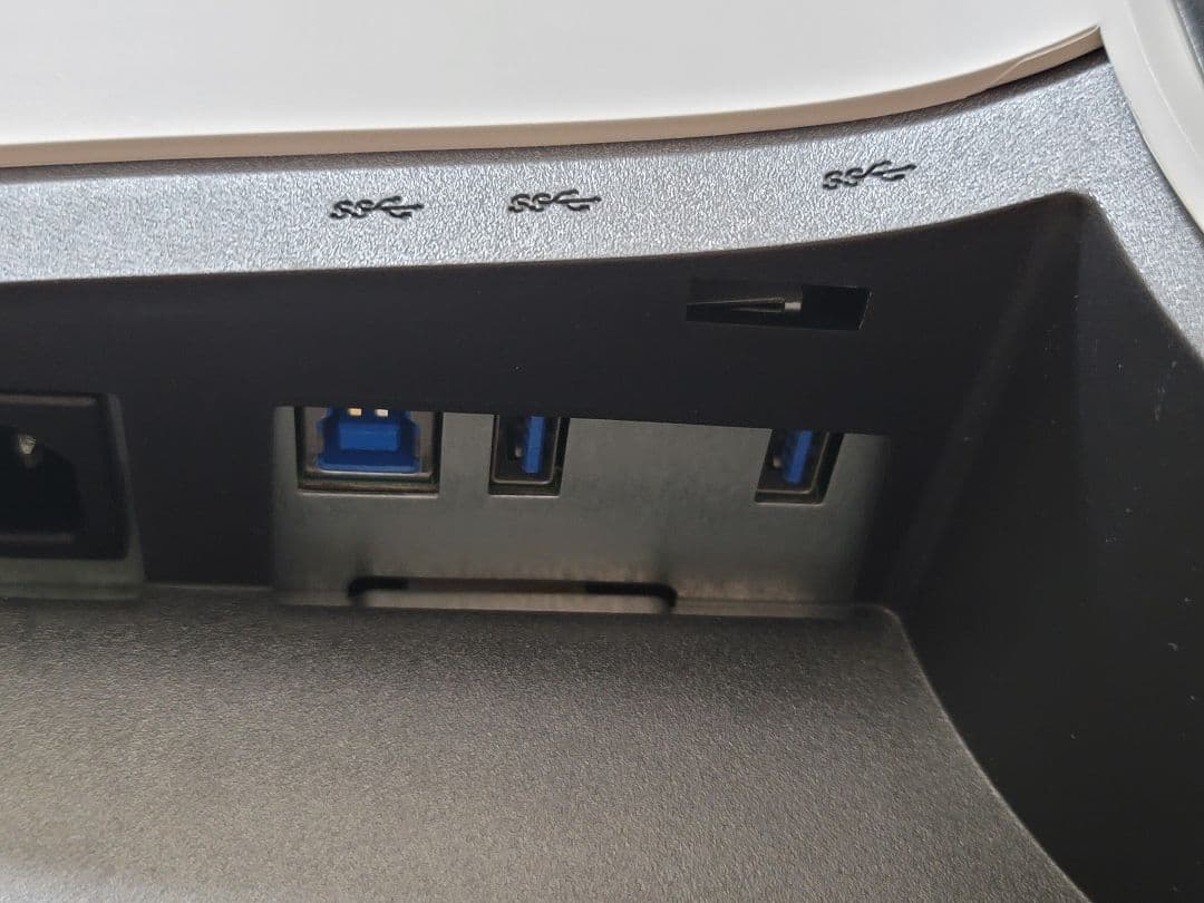 まっくす　Dell ALIENWARE AW2720HF 27インチ