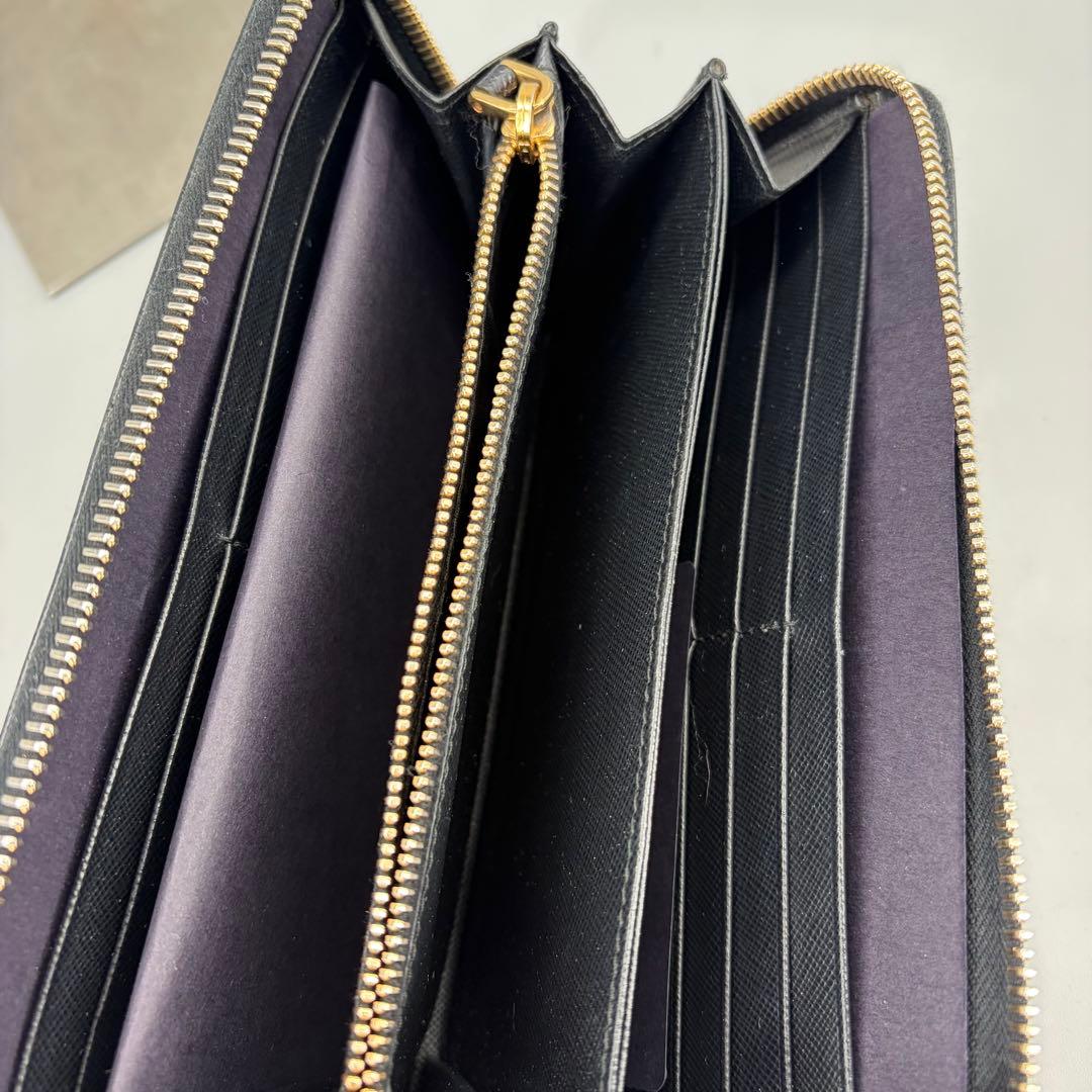 PRADA サフィアーノレザー 長財布 ブラック　フィオッコ　ラウンドファスナー