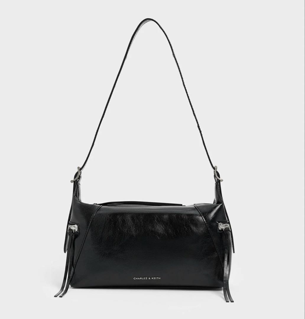 チャールズアンドキース　ザイリア ホーボーバッグ