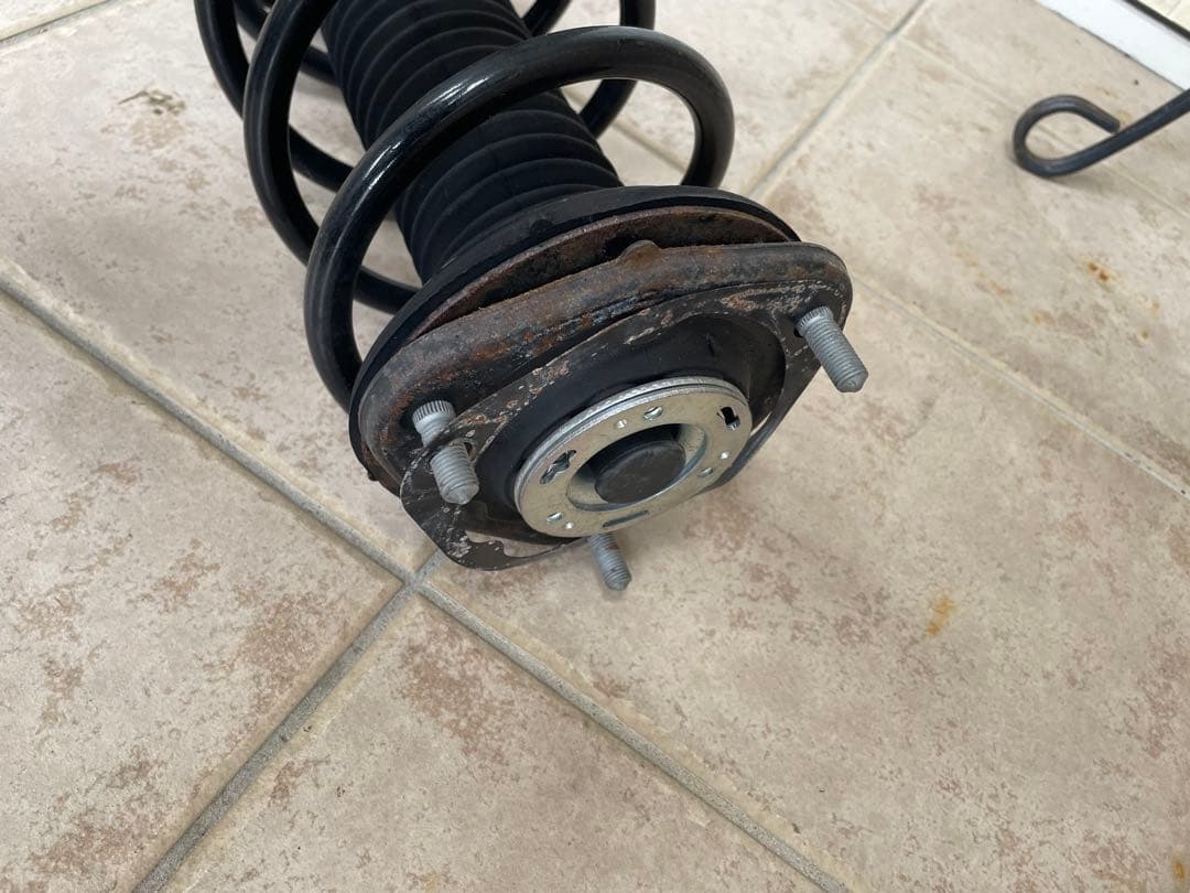 ヴォクシー 70 4WD 純正フロントサスペンション