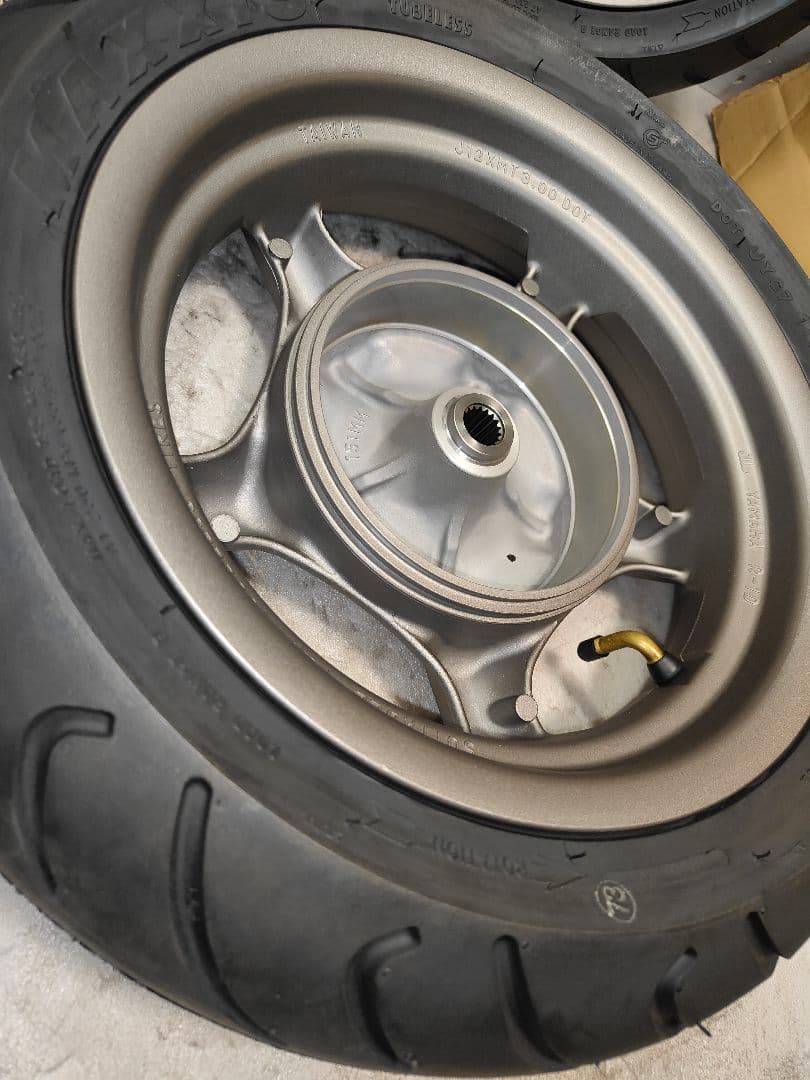 未使用品 3型 1YP シグナスX 純正前後ホイール タイヤ付き