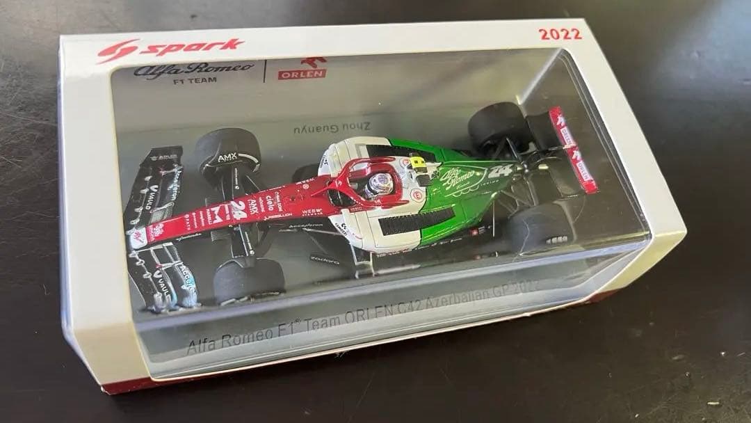 ミニカー Alfa Romeo F1 Team 2022 ZhouGuanyu1:43